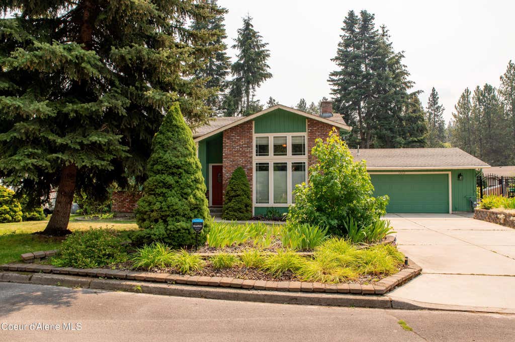 Photo of 12312 Park LN, Post Falls, ID 83854 (MLS # 26-8578)