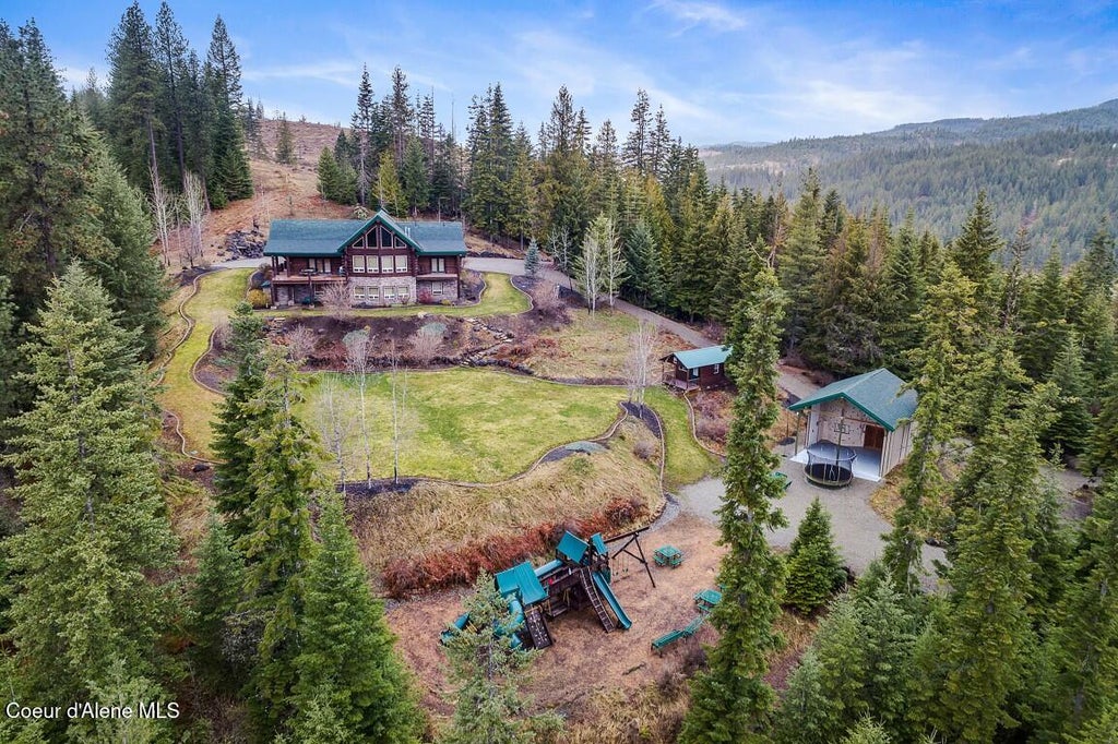 Photo of 122 MAKRIDGE Ln, Kingston, ID 83839 (MLS # 26-9668)