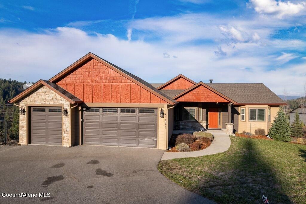 Photo of 5235 Ledgestone Dr, Coeur dAlene, ID 83814 (MLS # 25-11533)