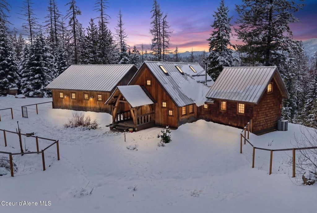 Photo of 2222 Hidden Valley Valley, Sandpoint, ID 83864 (MLS # 26-1896)