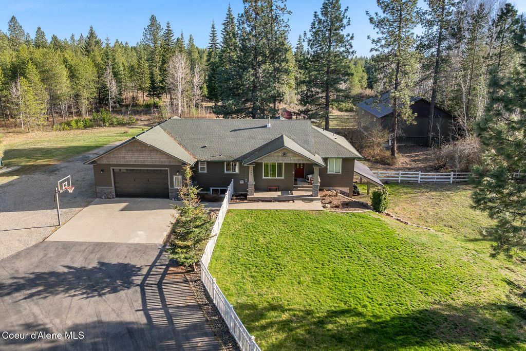 Photo of 1562 Laramie Ave, Rathdrum, ID 83858 (MLS # 26-3824)