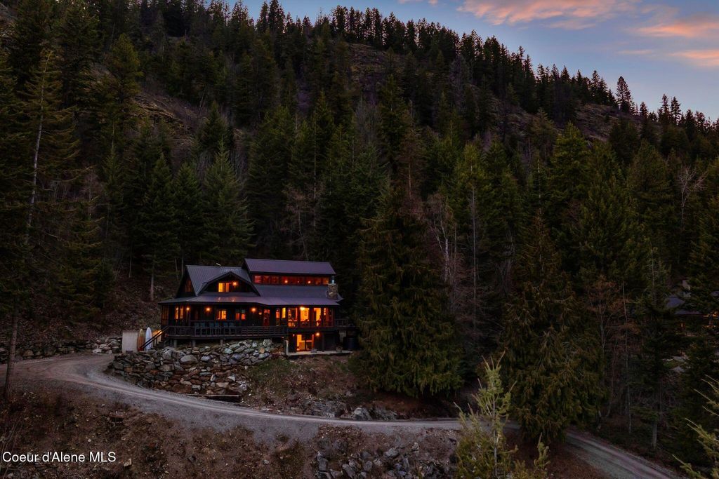 Photo of 867 Midas Drive Drive, Sagle, ID 83860 (MLS # 26-3202)