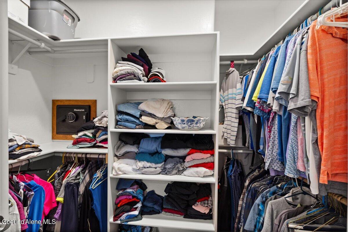 Rathdrum, Idaho 83858, United States, 4 Bedrooms Bedrooms, ,4 BathroomsBathrooms,Residential,Pending,50886