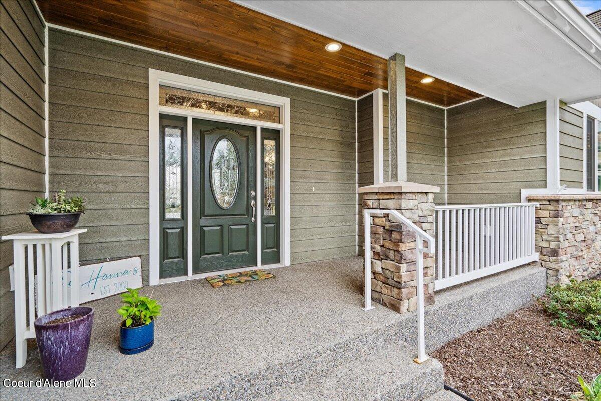 Rathdrum, Idaho 83858, United States, 4 Bedrooms Bedrooms, ,4 BathroomsBathrooms,Residential,Pending,50886