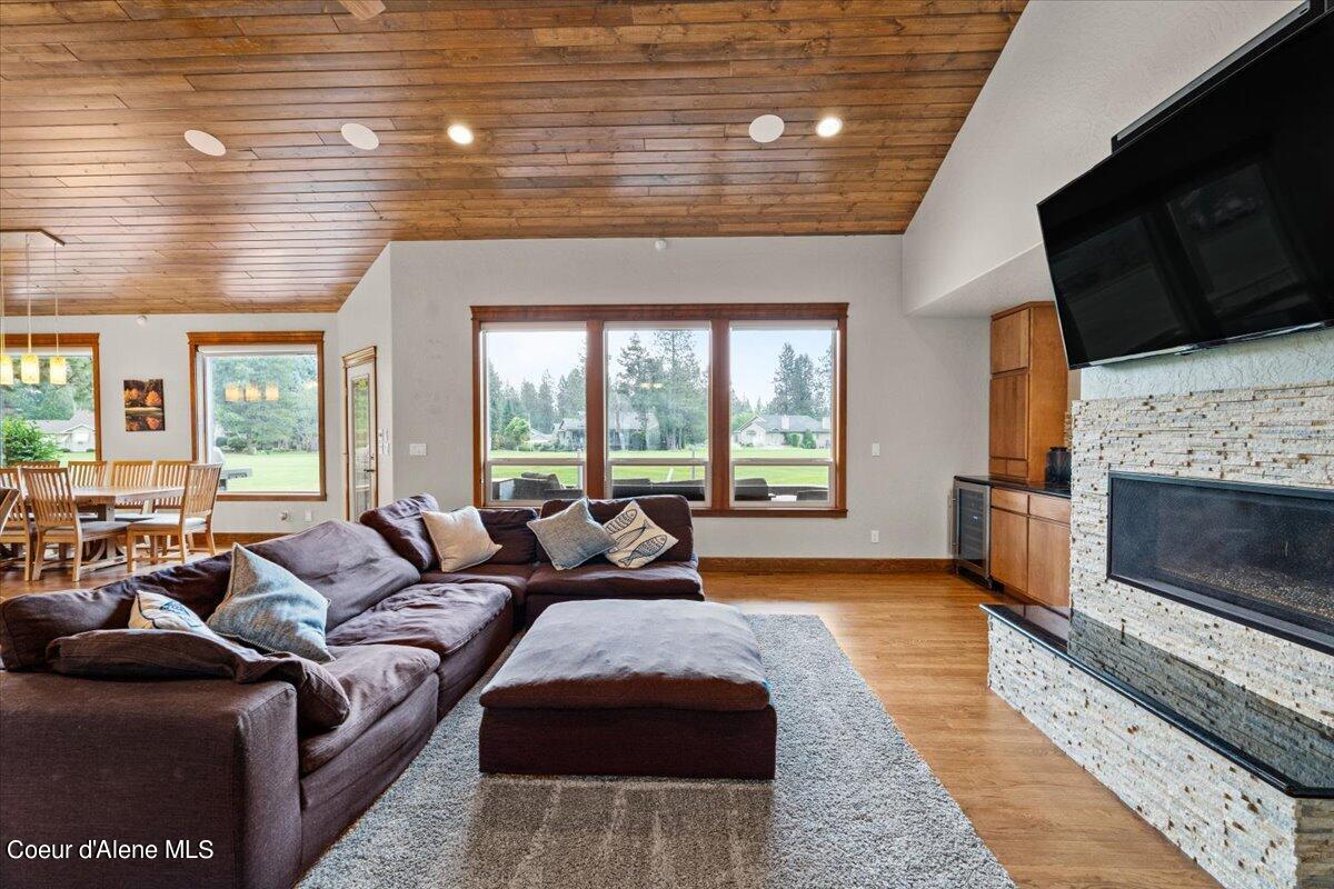 Rathdrum, Idaho 83858, United States, 4 Bedrooms Bedrooms, ,4 BathroomsBathrooms,Residential,Pending,50886