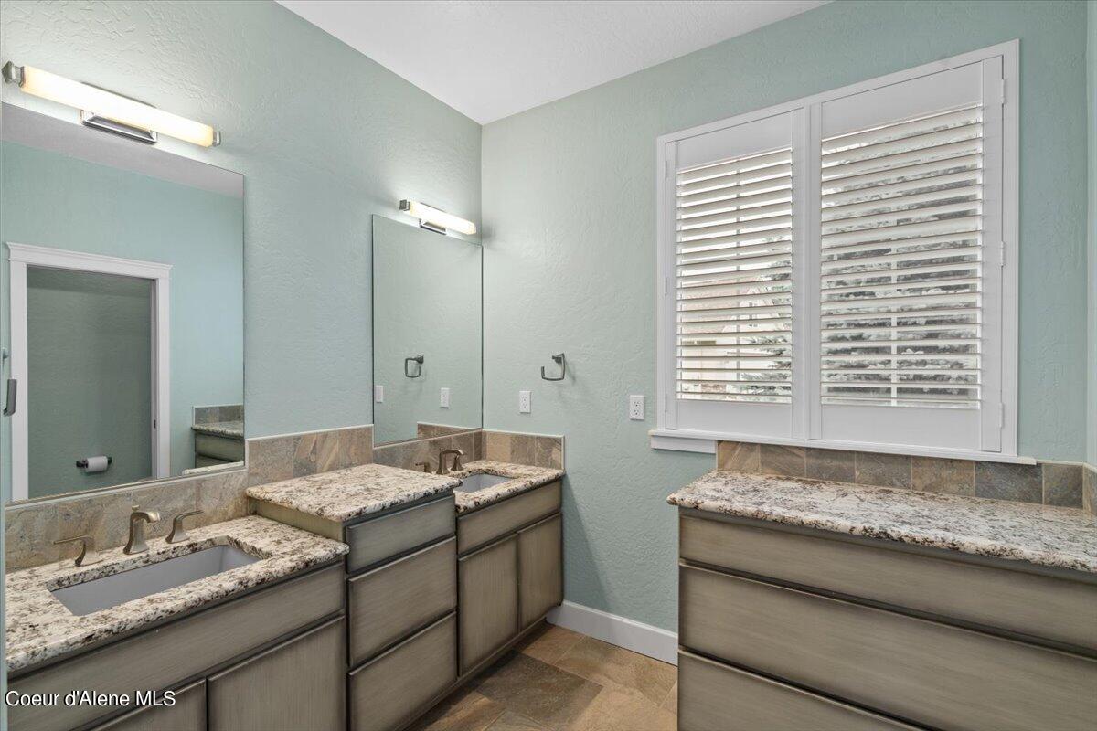 Rathdrum, Idaho 83858, United States, 4 Bedrooms Bedrooms, ,4 BathroomsBathrooms,Residential,Pending,50886