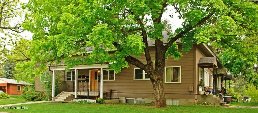 Photo of 1422 YOUNG Ave, Coeur dAlene, ID 83814 (MLS # 25-4332)