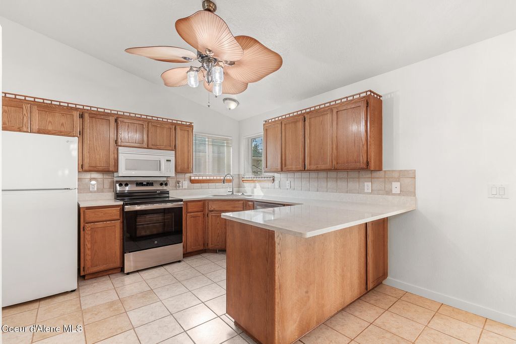 Photo of 370 Glenwood Dr, Post Falls, ID 83854 (MLS # 26-2940)