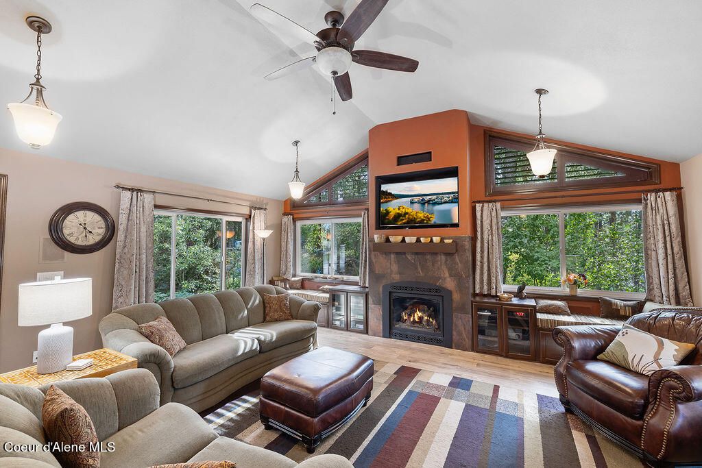 Photo of 8827 Heavenly View Ln, Coeur dAlene, ID 83814 (MLS # 25-7537)