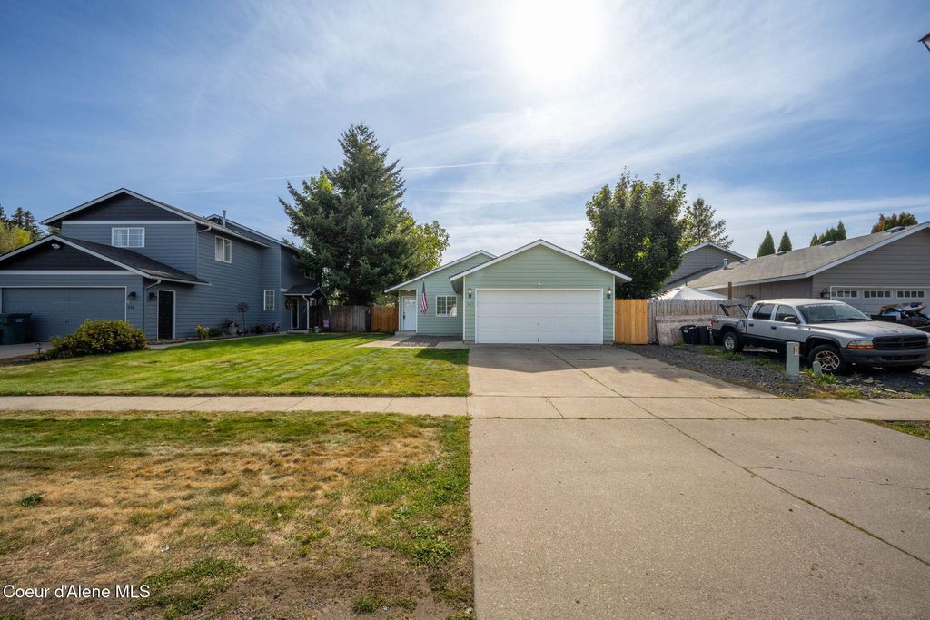 Photo of 962 Kyler Ave, Hayden, ID 83835 (MLS # 26-1461)