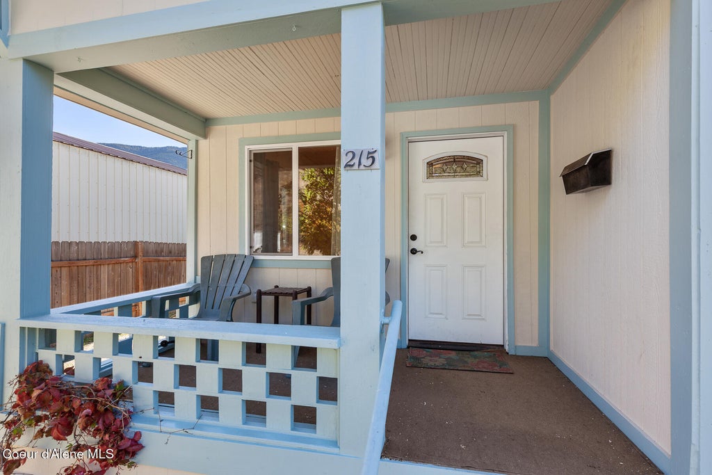 Photo of 215 Riverside Ave, Kellogg, ID 83837 (MLS # 26-10263)