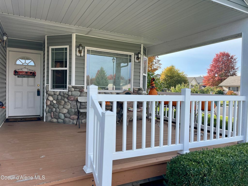 Photo of 3034 ASHLAND Ln, Hayden, ID 83835 (MLS # 25-10509)