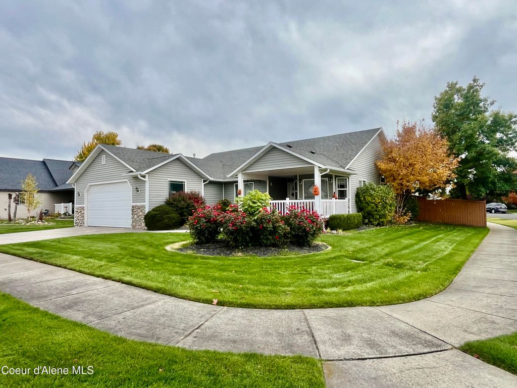 Photo of 3034 ASHLAND Ln, Hayden, ID 83835 (MLS # 25-10509)