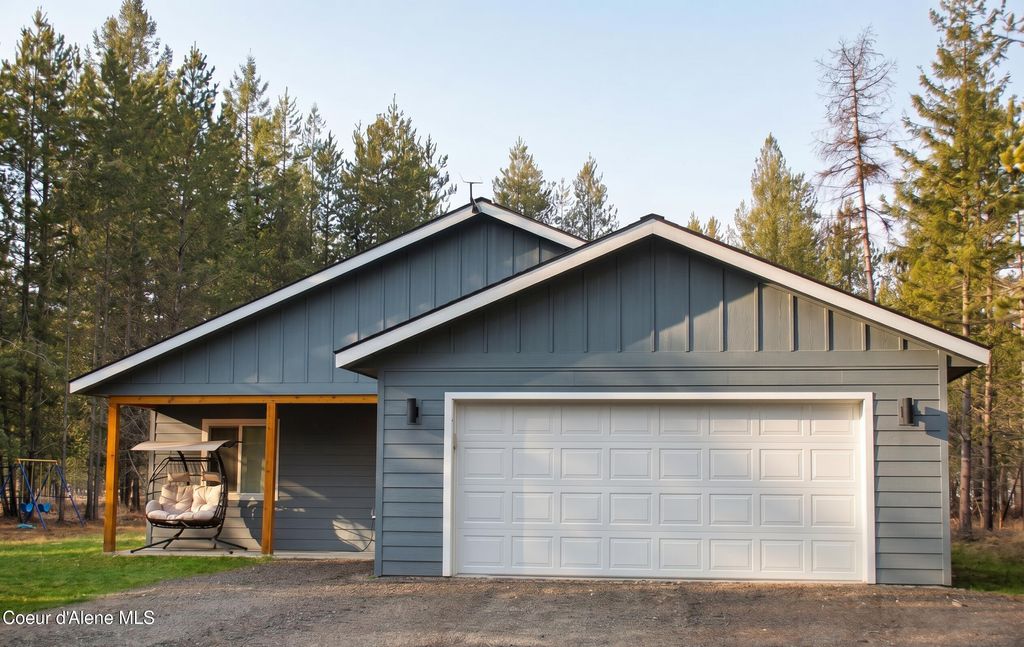 Photo of 389 Hardy Loop, Bonners Ferry, ID 83805 (MLS # 26-5161)