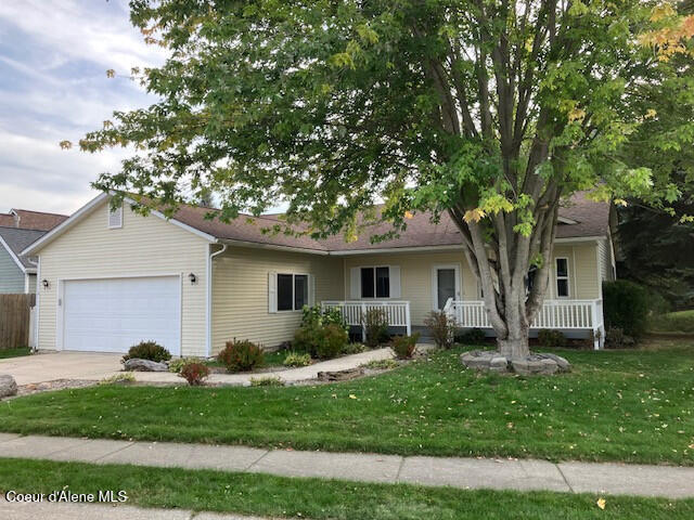 Photo of 1718 Northshore DR, Sandpoint, ID 83864 (MLS # 26-9747)