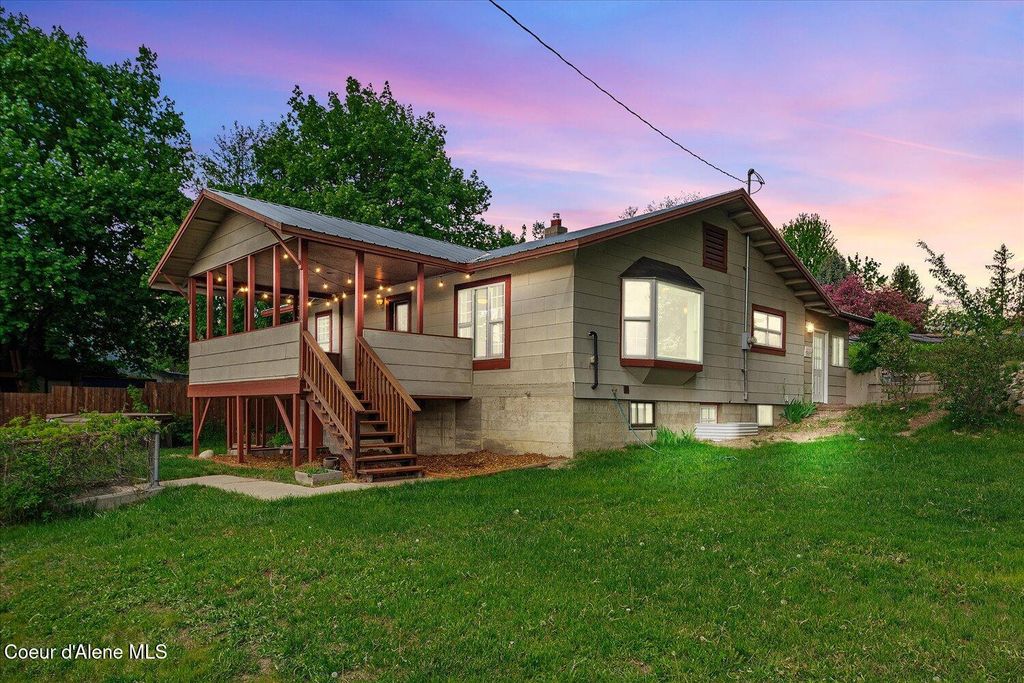 Photo of 342 Summit Blvd Blvd, Priest River, ID 83856 (MLS # 25-11066)