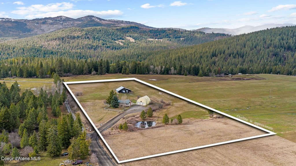 Photo of 8827 Carnie Rd, Coeur dAlene, ID 83814 (MLS # 26-2106)