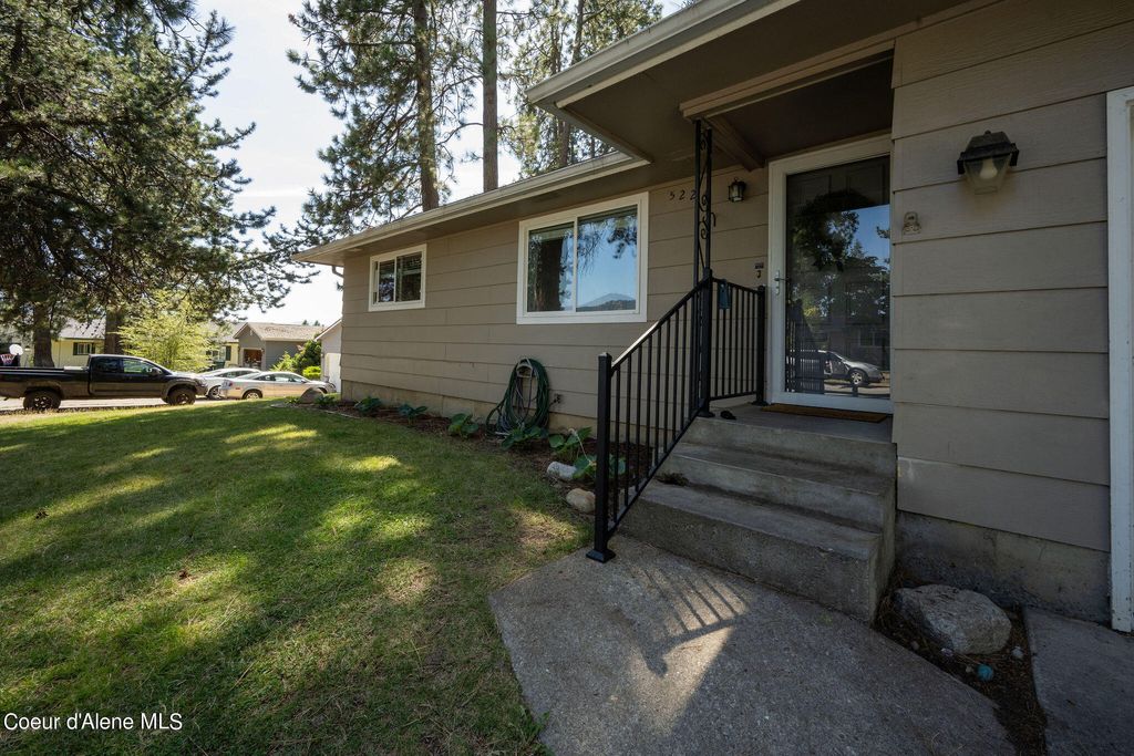 Photo of 5224-5226 N Pinegrove CT, Coeur dAlene, ID 83815 (MLS # 24-8284)