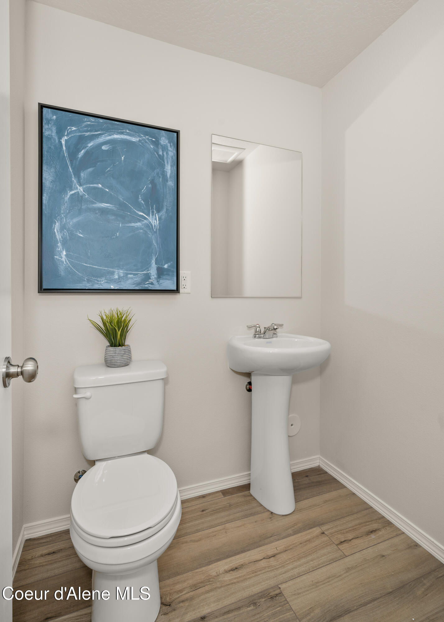 Hayden, Idaho 83835, United States, 3 Bedrooms Bedrooms, ,2 BathroomsBathrooms,Residential,Active,78002