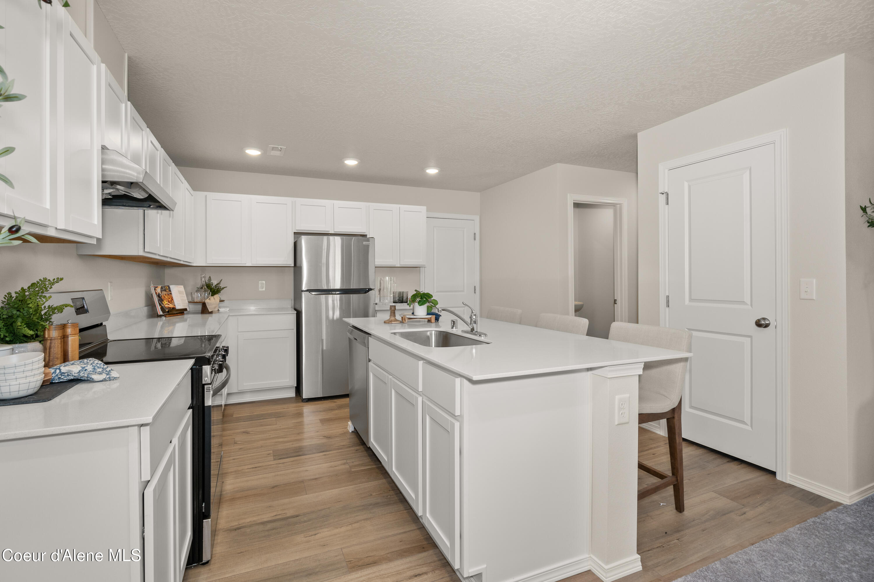 Hayden, Idaho 83835, United States, 3 Bedrooms Bedrooms, ,2 BathroomsBathrooms,Residential,Active,78002