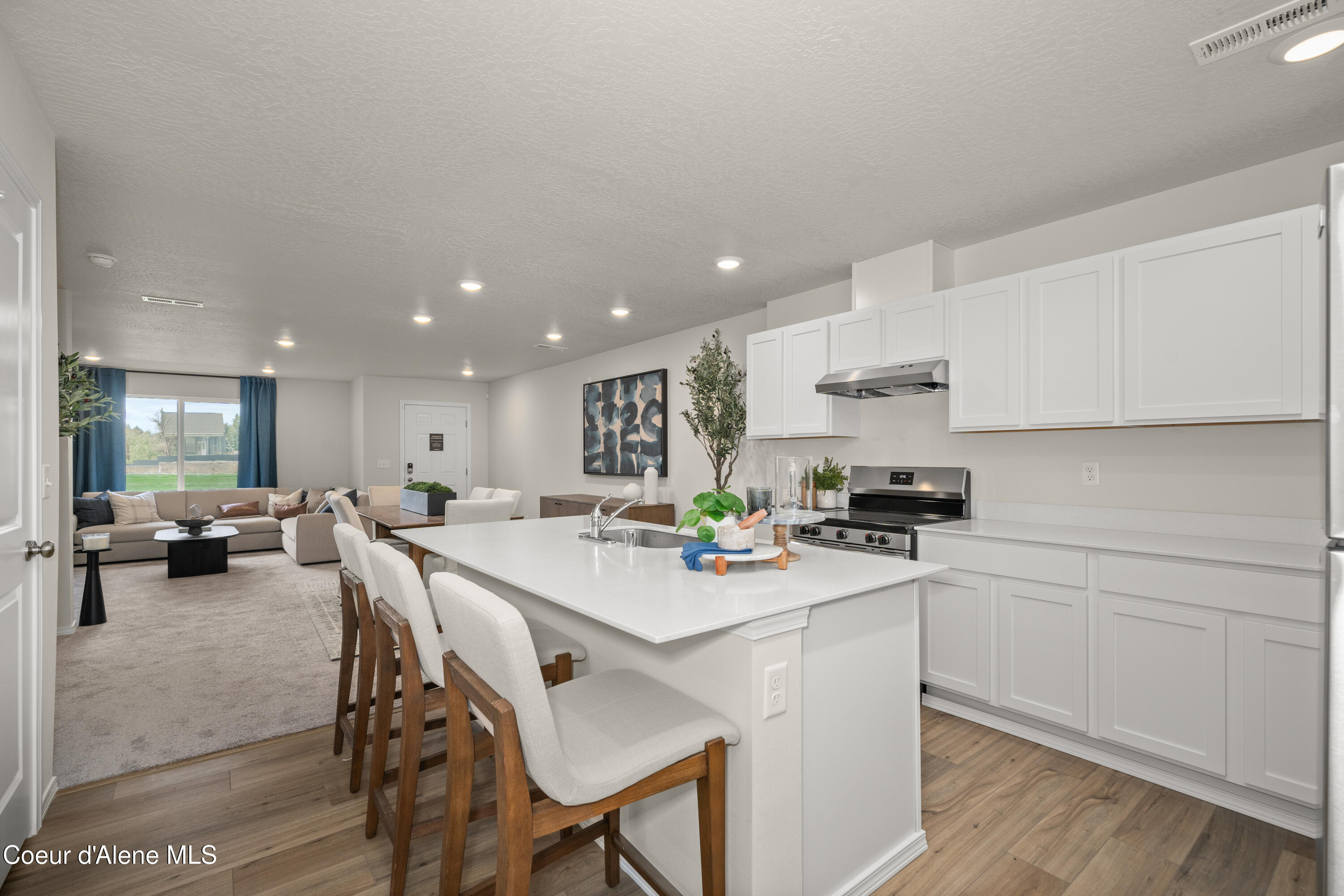 Hayden, Idaho 83835, United States, 3 Bedrooms Bedrooms, ,2 BathroomsBathrooms,Residential,Active,78002