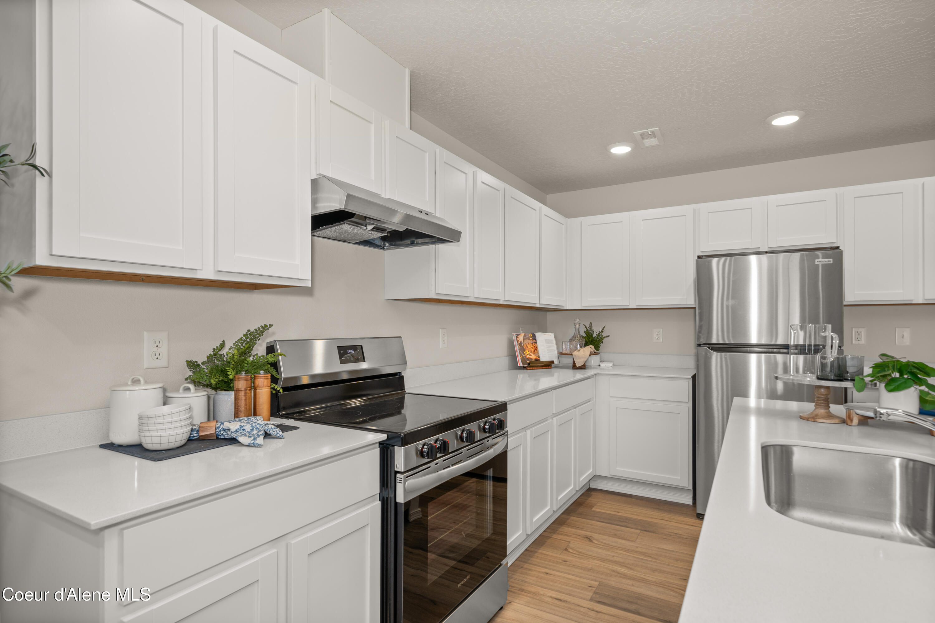 Hayden, Idaho 83835, United States, 3 Bedrooms Bedrooms, ,2 BathroomsBathrooms,Residential,Active,78002