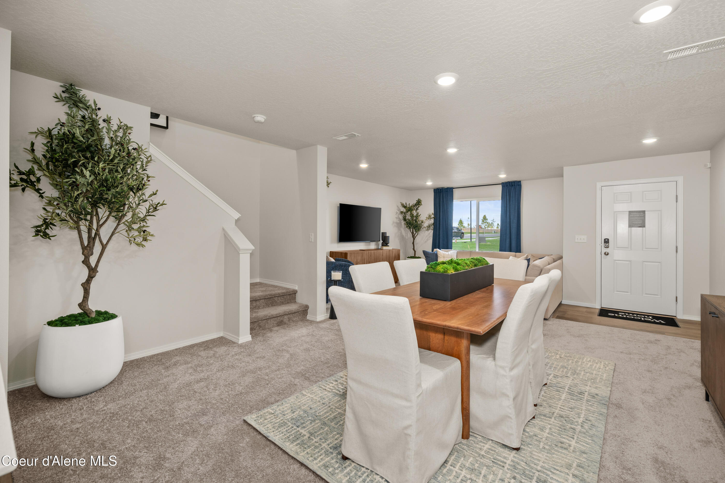 Hayden, Idaho 83835, United States, 3 Bedrooms Bedrooms, ,2 BathroomsBathrooms,Residential,Active,78002