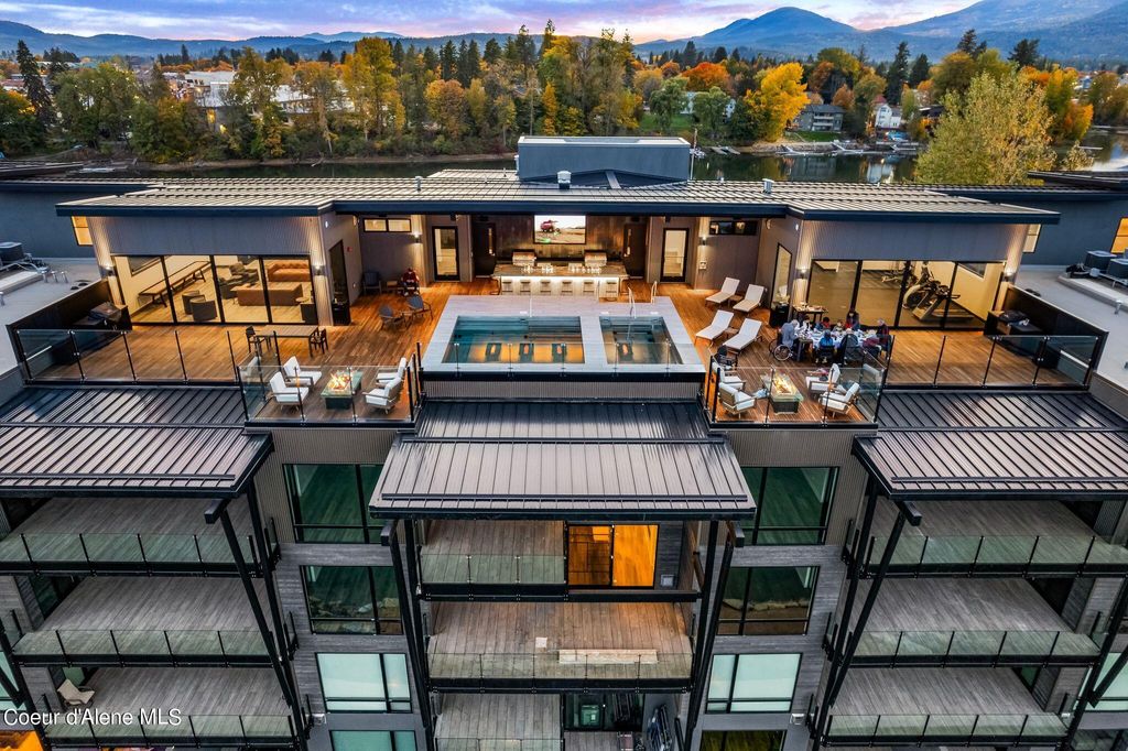 Photo of 802 Sandpoint Ave Ave #8305, Sandpoint, ID 83864 (MLS # 26-3736)