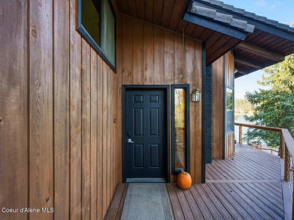 Photo of 400 Ohana Beach Beach, Coeur dAlene, ID 83814 (MLS # 26-10493)