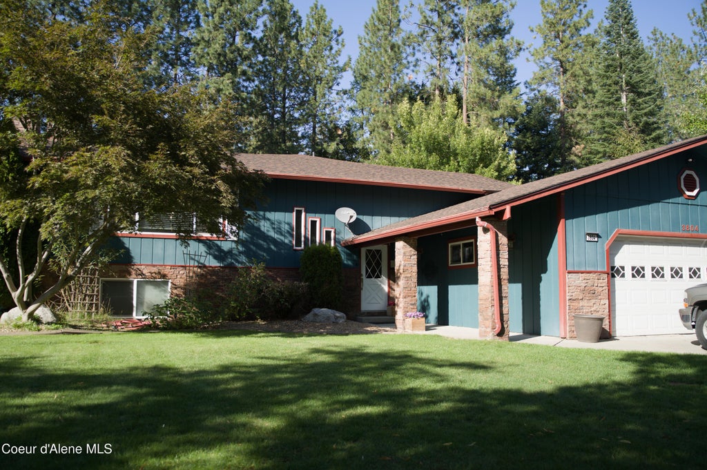 Photo of 3804 Fairway DR, Coeur dAlene, ID 83814 (MLS # 26-9269)