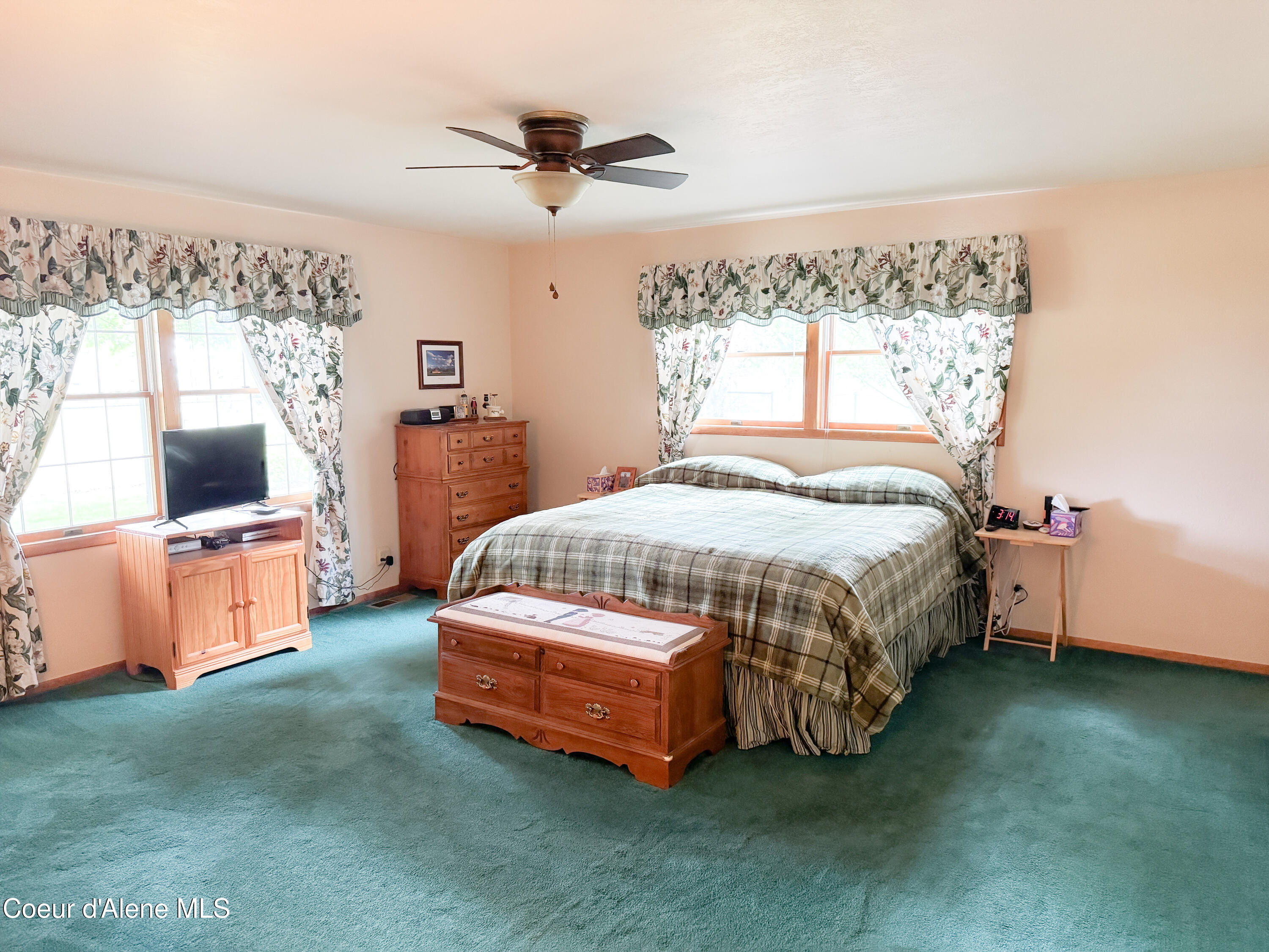 Hayden, Idaho 83835, United States, 4 Bedrooms Bedrooms, ,3 BathroomsBathrooms,Residential,Active,157218