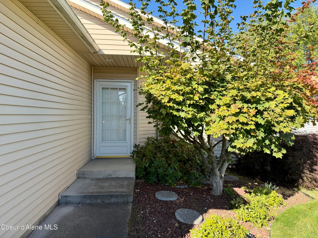 Photo of 816 Woodlawn DR, Hayden, ID 83835 (MLS # 26-9437)