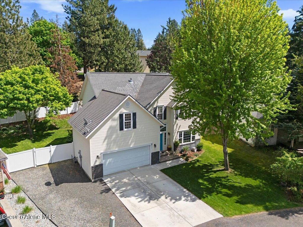 Photo of 8521 Audubon DR, Hayden, ID 83835 (MLS # 26-4613)