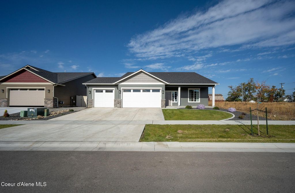 Photo of 1941 Mykal Ct, Post Falls, ID 83854 (MLS # 25-10250)