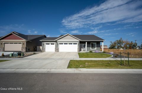Photo of 1941 Mykal Ct, Post Falls, ID 83854 (MLS # 25-10250)