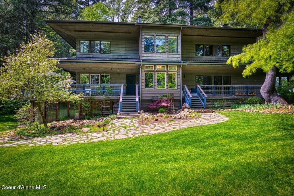 Photo of 2298 Selkirk Rd, Sandpoint, ID 83864 (MLS # 26-280)