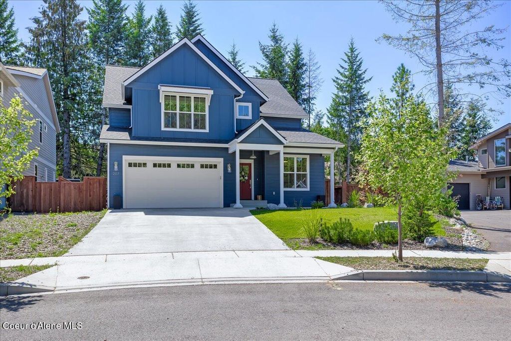 Photo of 207 Madera Drive Drive, Sandpoint, ID 83864 (MLS # 26-4540)