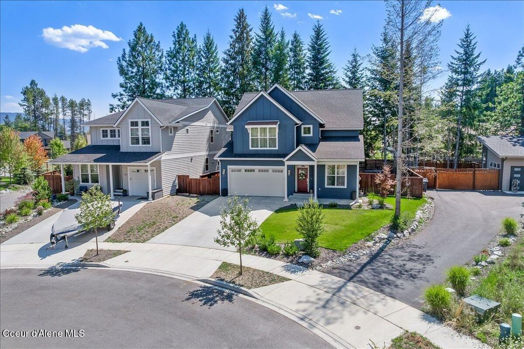 Photo of 207 Madera Drive Drive, Sandpoint, ID 83864 (MLS # 26-4540)