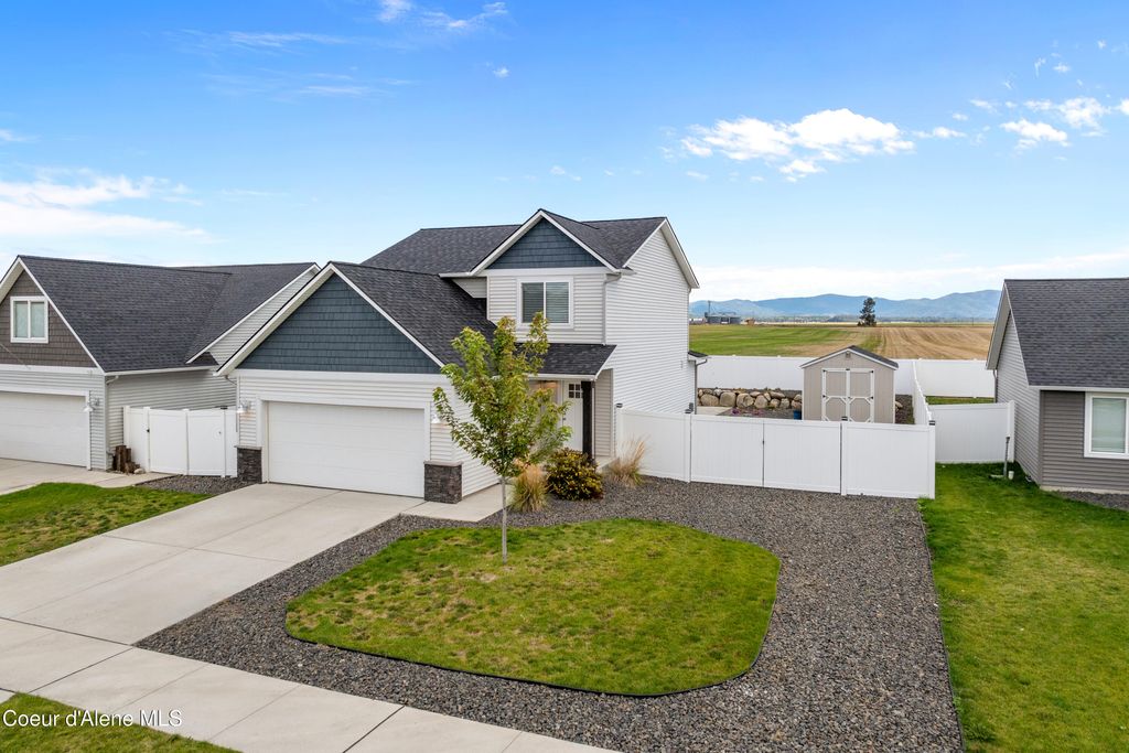 Photo of 12398 Cavanaugh Dr, Rathdrum, ID 83858 (MLS # 25-9960)