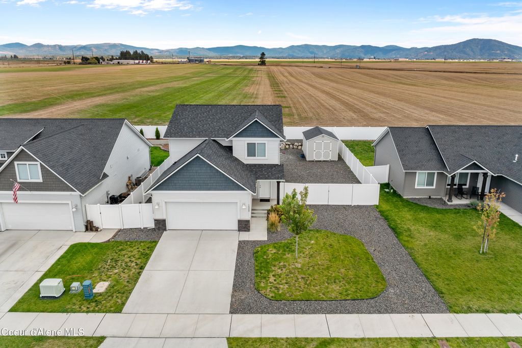 Photo of 12398 Cavanaugh Dr, Rathdrum, ID 83858 (MLS # 25-9960)