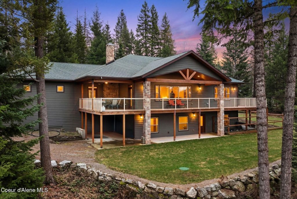 Photo of 457 Gypsy Bay Rd, Sagle, ID 83860 (MLS # 26-2510)