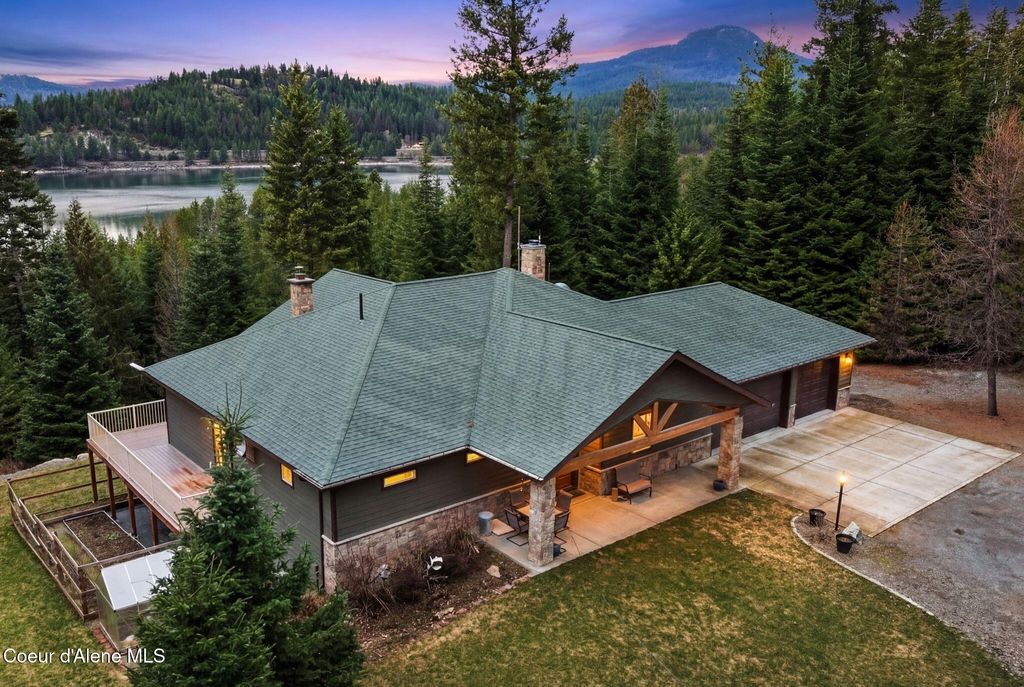 Photo of 457 Gypsy Bay Rd, Sagle, ID 83860 (MLS # 26-2510)