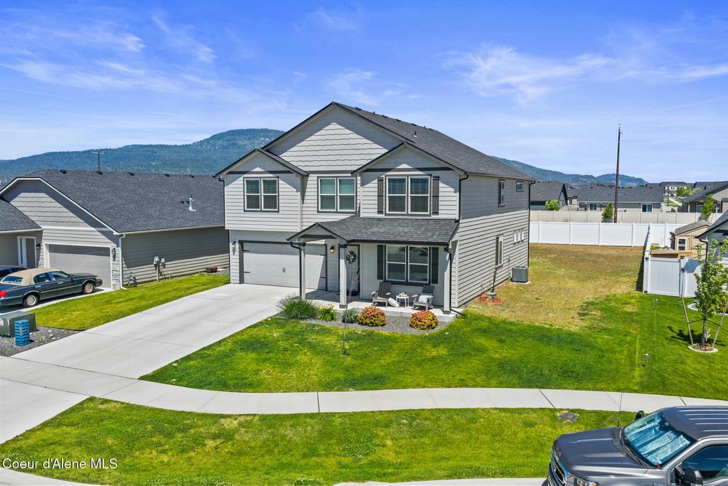 Photo of 12867 FARLEY Way, Rathdrum, ID 83858 (MLS # 26-6387)