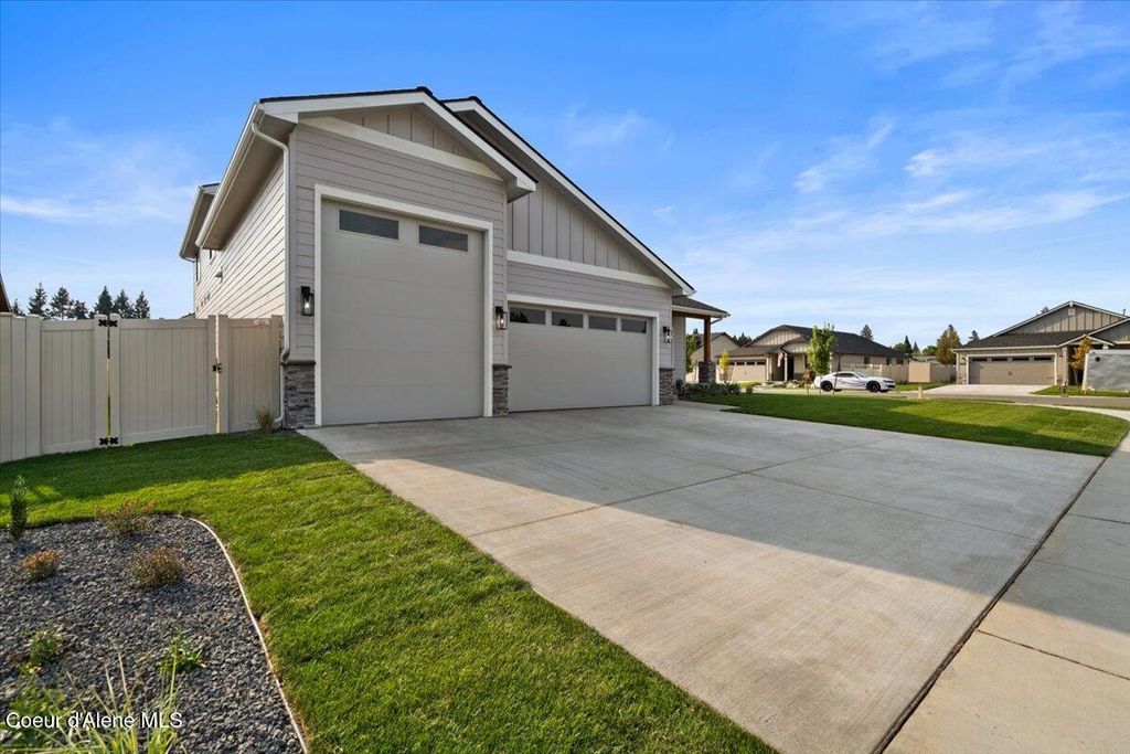 Photo of 9262 Secretariat Ln, Hayden, ID 83835 (MLS # 25-8868)