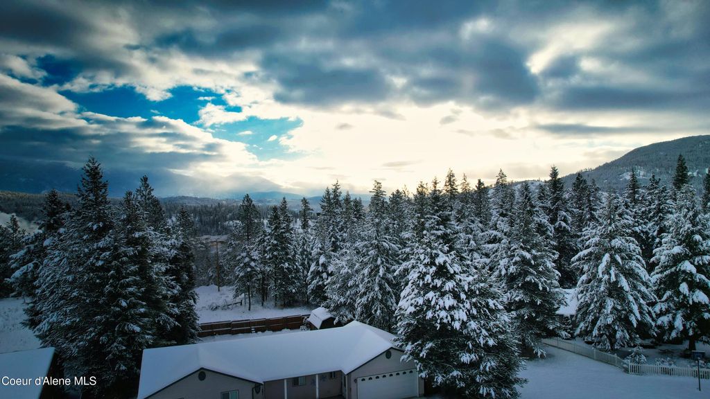 Photo of 64 Westwood Dr, Moyie Springs, ID 83845 (MLS # 26-1685)