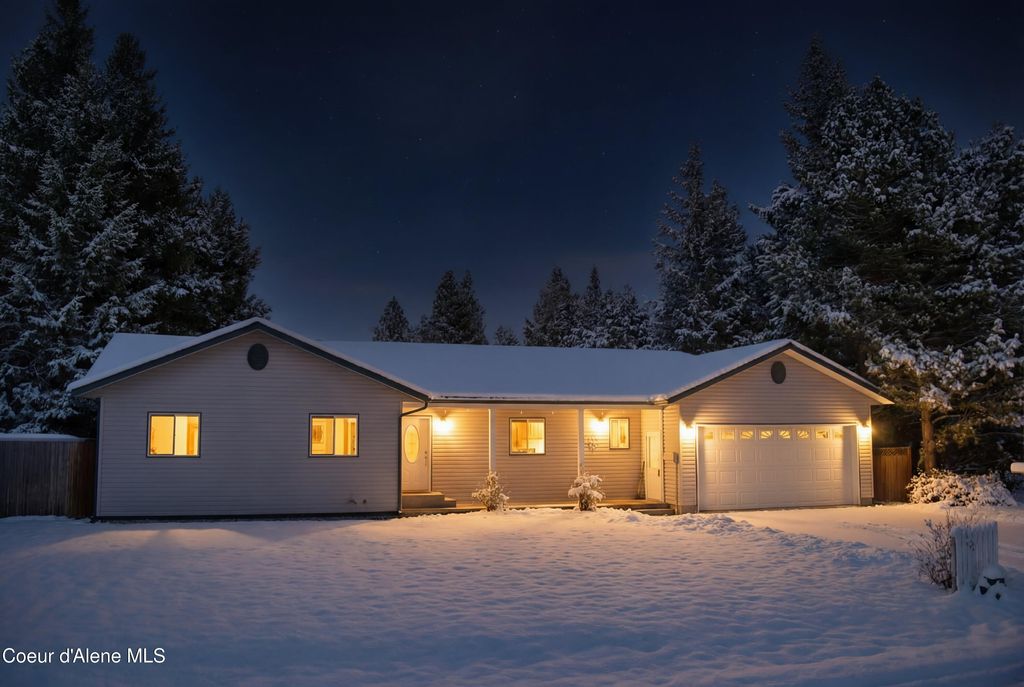 Photo of 64 Westwood Dr, Moyie Springs, ID 83845 (MLS # 26-1685)