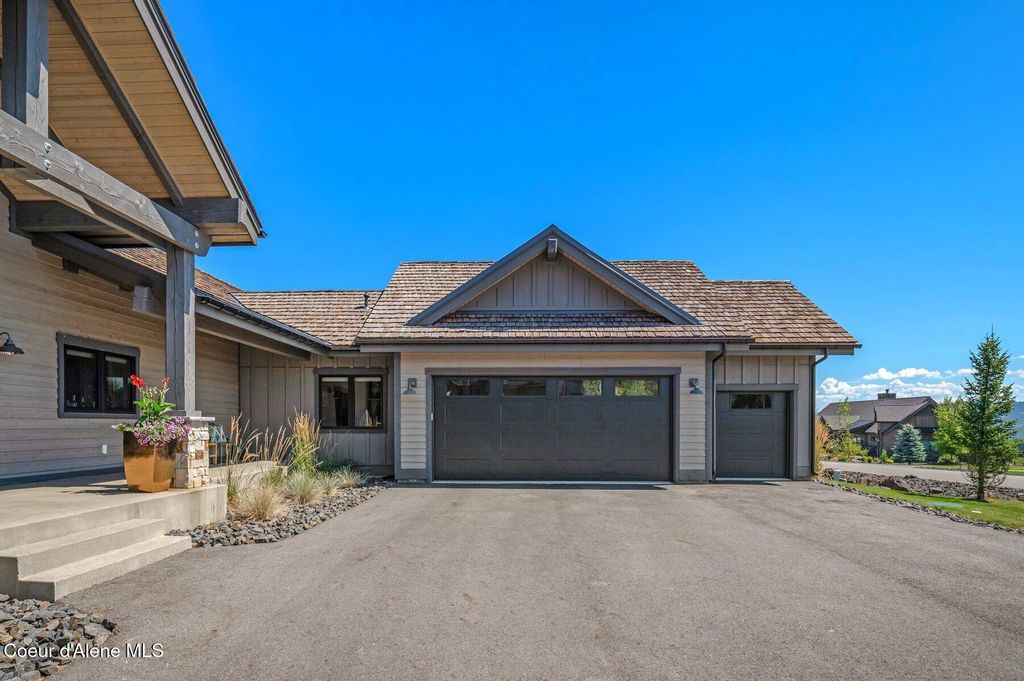 Photo of 15400 CHALONE Dr, Coeur dAlene, ID 83814 (MLS # 25-9267)