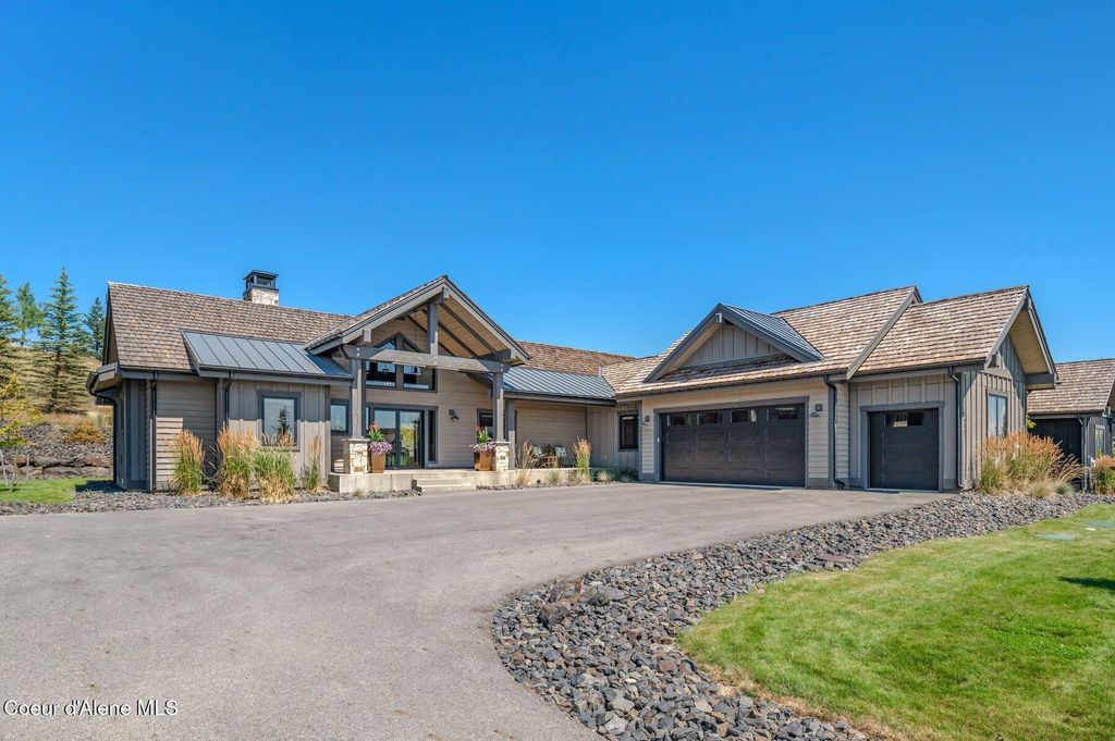 Photo of 15400 CHALONE Dr, Coeur dAlene, ID 83814 (MLS # 25-9267)