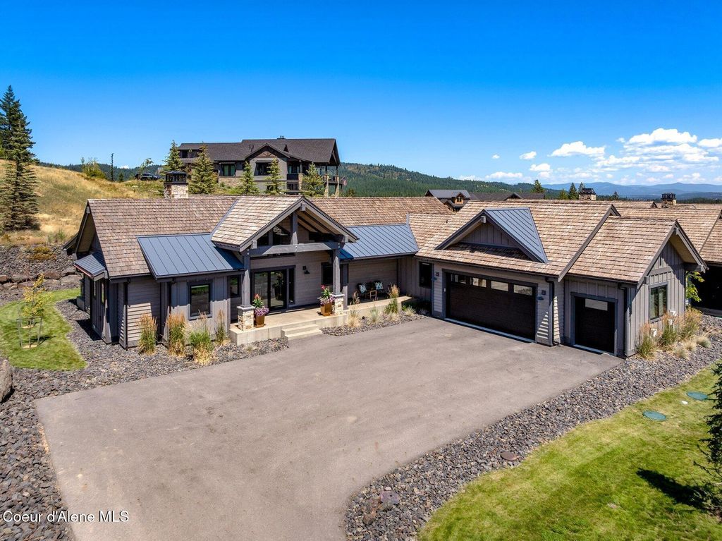 Photo of 15400 CHALONE Dr, Coeur dAlene, ID 83814 (MLS # 25-9267)
