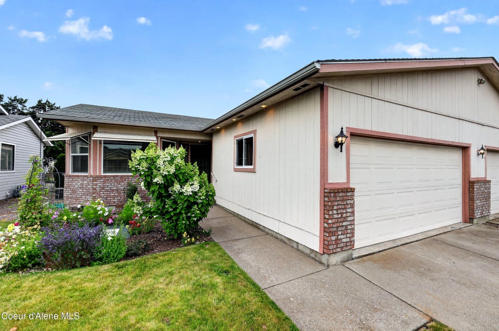 Photo of 1537 Woodlawn DR #1, Hayden, ID 83835 (MLS # 26-7278)